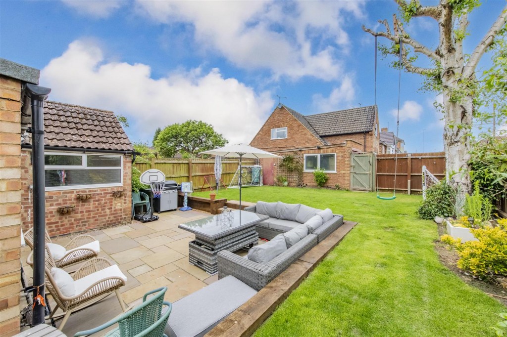 Images for Finedon Road, Burton Latimer EAID:oscarjamesapi BID:3