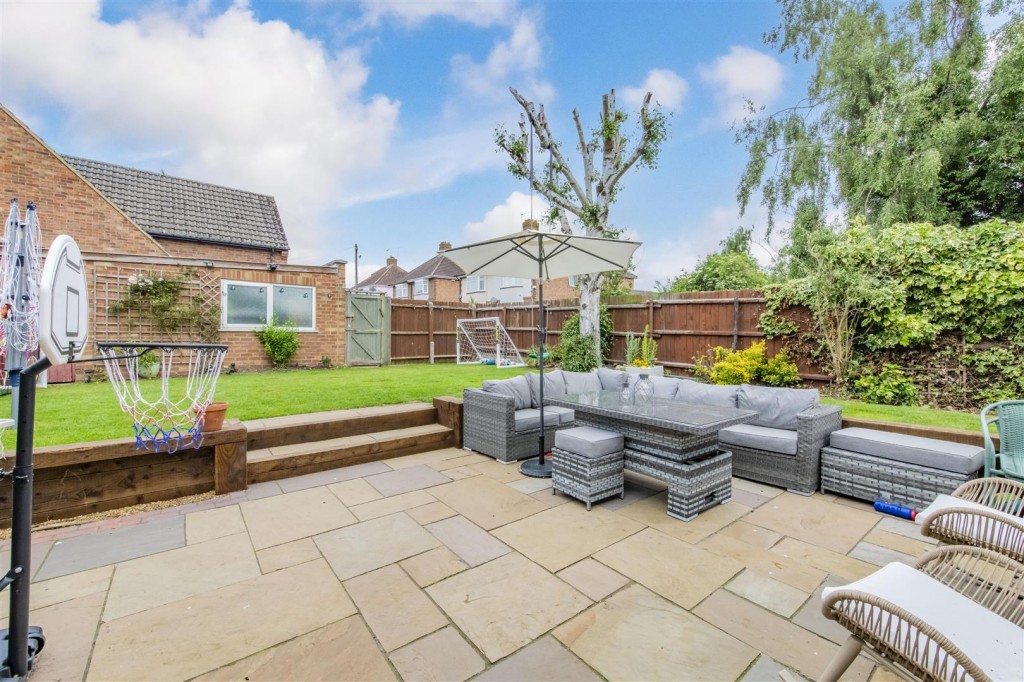 Images for Finedon Road, Burton Latimer EAID:oscarjamesapi BID:3