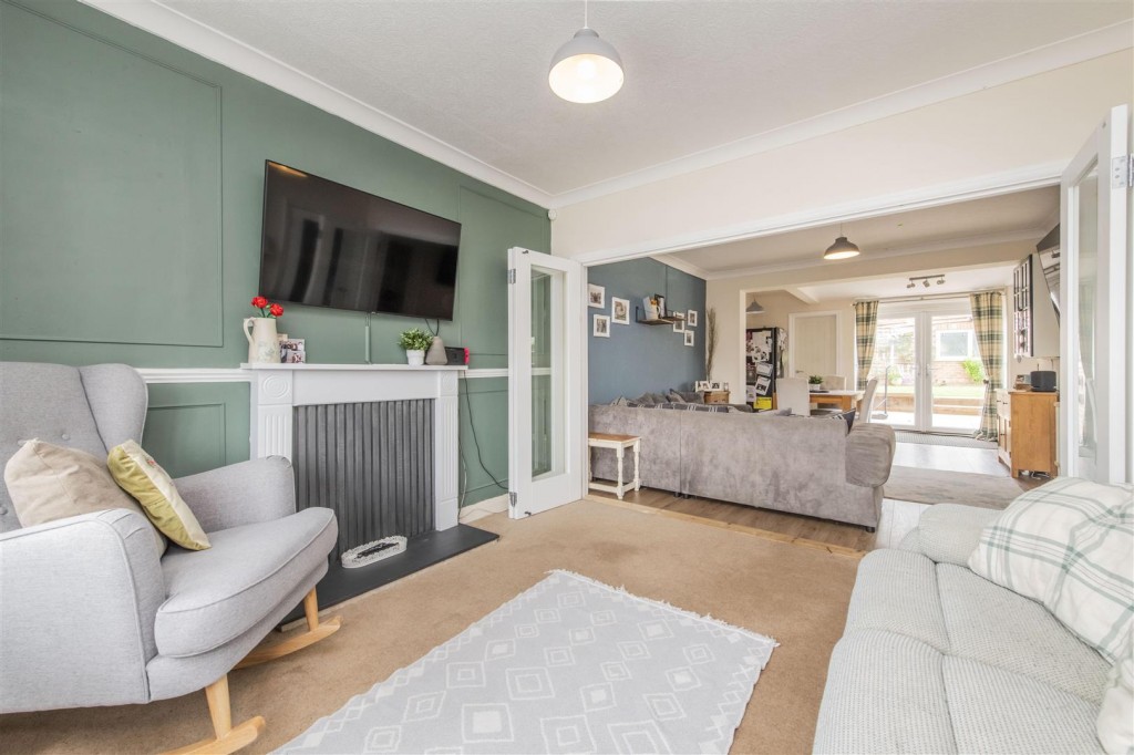 Images for Finedon Road, Burton Latimer EAID:oscarjamesapi BID:3