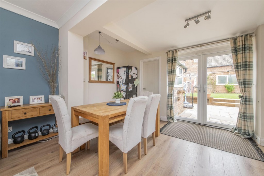 Images for Finedon Road, Burton Latimer EAID:oscarjamesapi BID:3