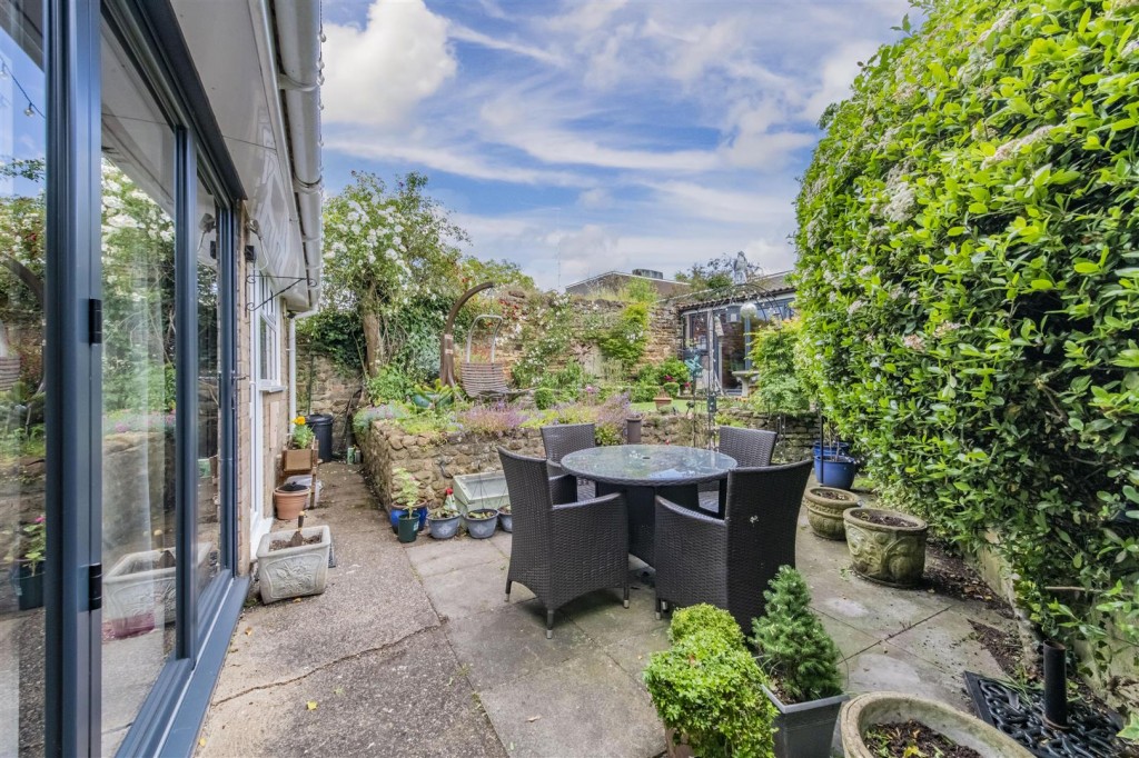 Images for Regent Street, Finedon EAID:oscarjamesapi BID:3