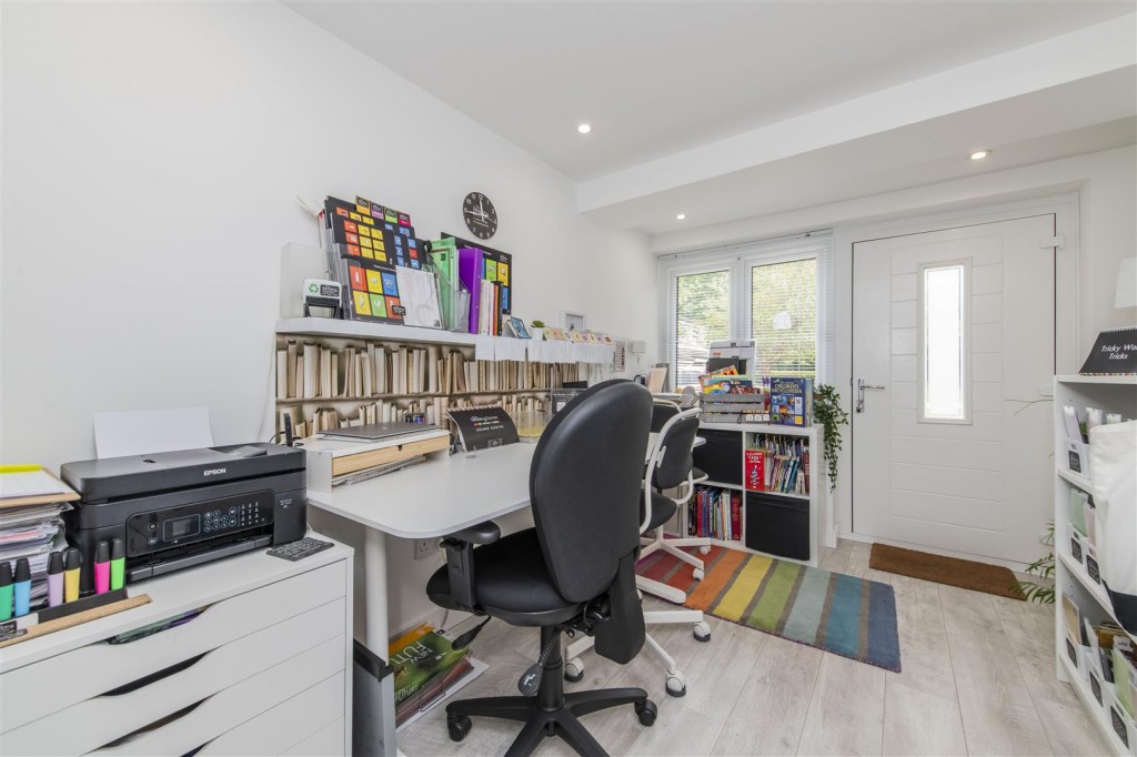 Images for Dunedin Road, Corby EAID:oscarjamesapi BID:4