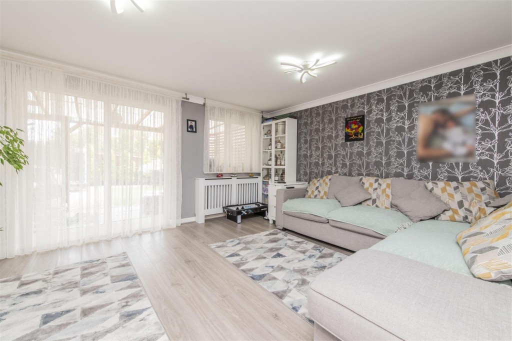 Images for Lapwing Close, Corby EAID:oscarjamesapi BID:4