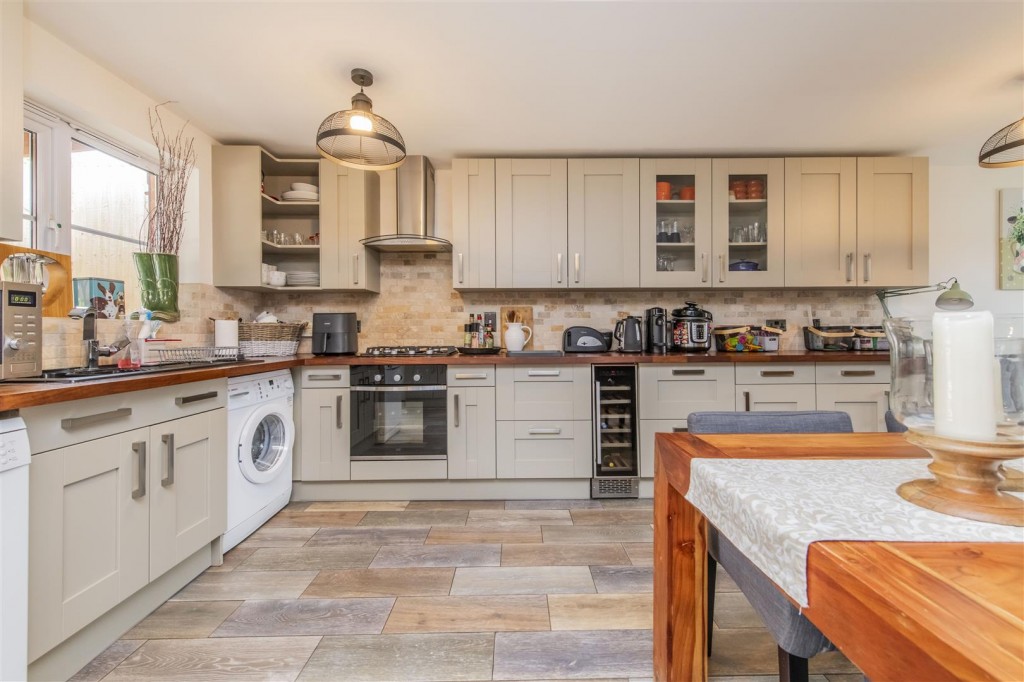 Images for Catterick Close, Corby EAID:oscarjamesapi BID:4