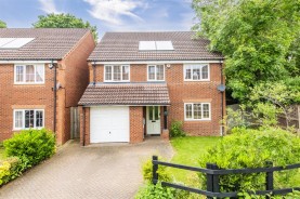 Images for Sycamore Gardens, Burton Latimer