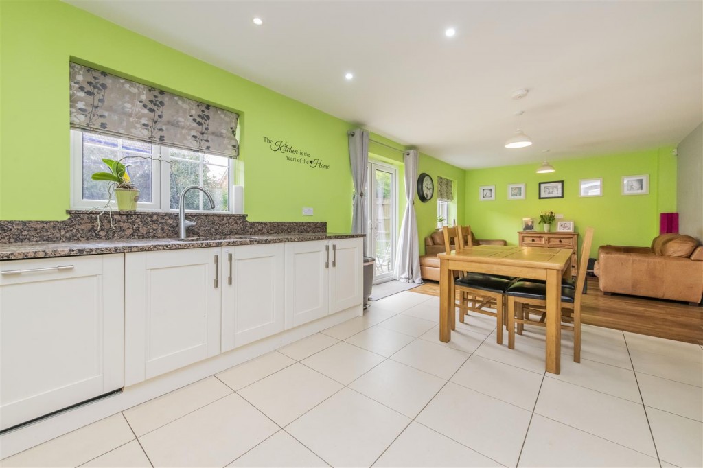 Images for Sycamore Gardens, Burton Latimer EAID:oscarjamesapi BID:3