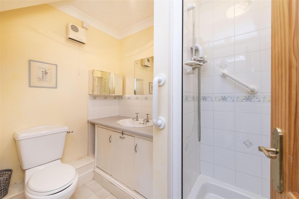 Images for Grafton Underwood, Kettering EAID:oscarjamesapi BID:2
