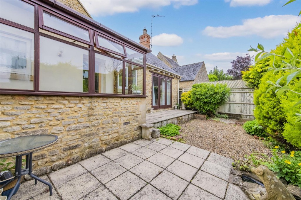 Images for Grafton Underwood, Kettering EAID:oscarjamesapi BID:2