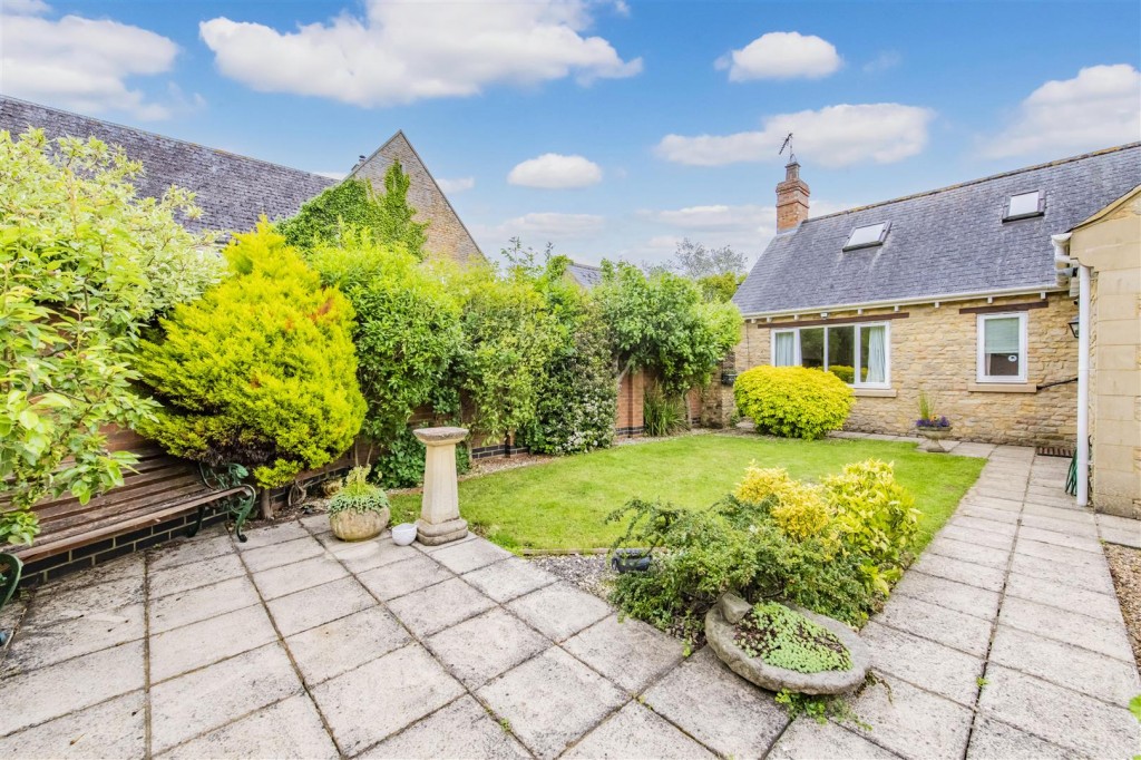 Images for Grafton Underwood, Kettering EAID:oscarjamesapi BID:2