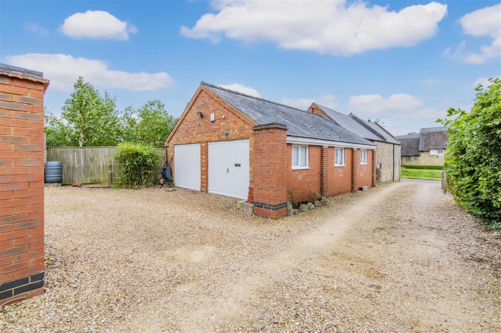 Images for Grafton Underwood, Kettering EAID:oscarjamesapi BID:2