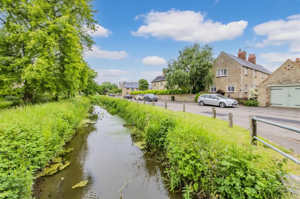 Images for Grafton Underwood, Kettering EAID:oscarjamesapi BID:2