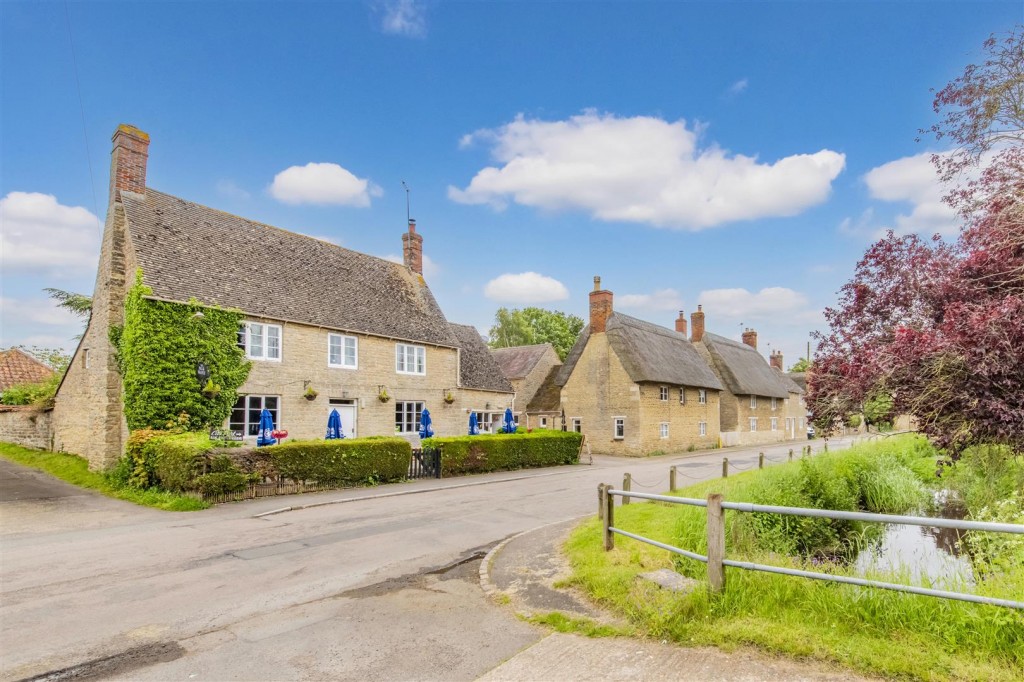 Images for Grafton Underwood, Kettering EAID:oscarjamesapi BID:2