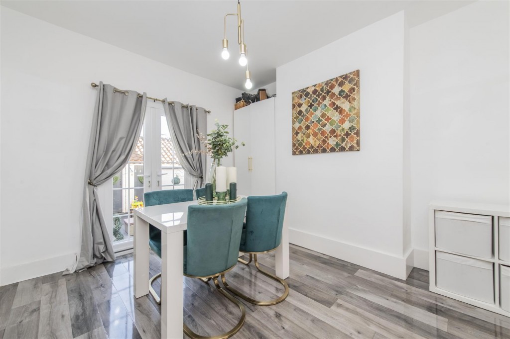 Images for Oxford Street, Wellingborough EAID:oscarjamesapi BID:6