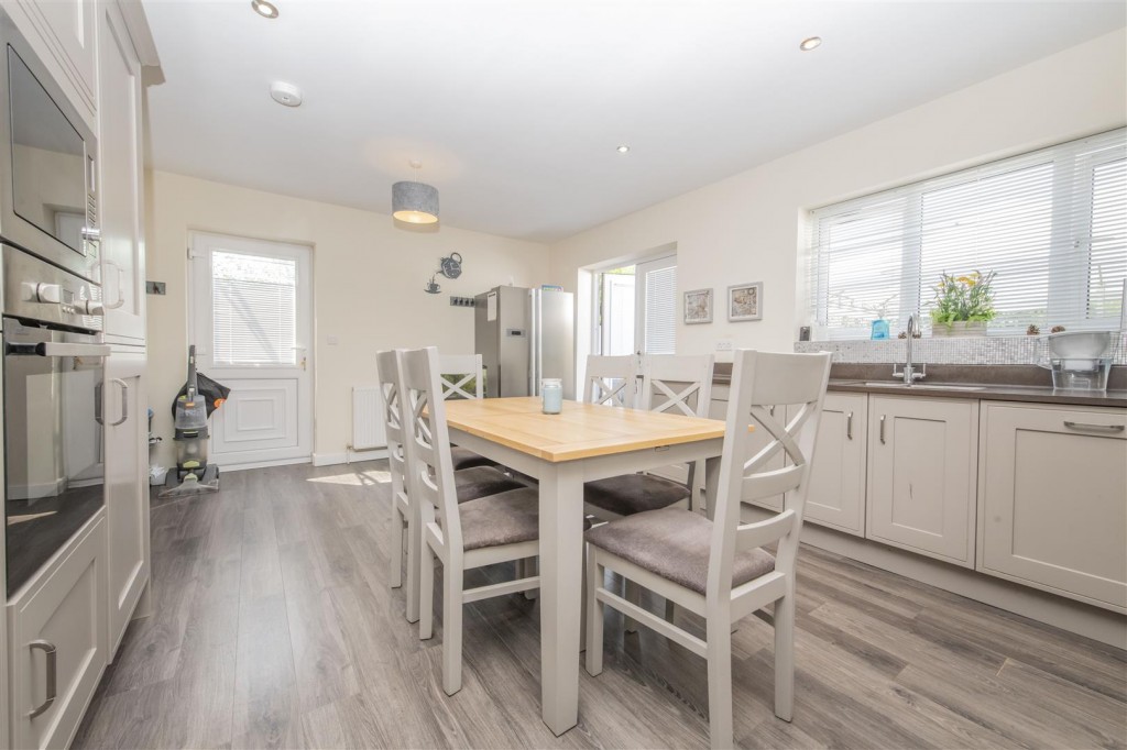 Images for Dene Close, Kettering EAID:oscarjamesapi BID:2