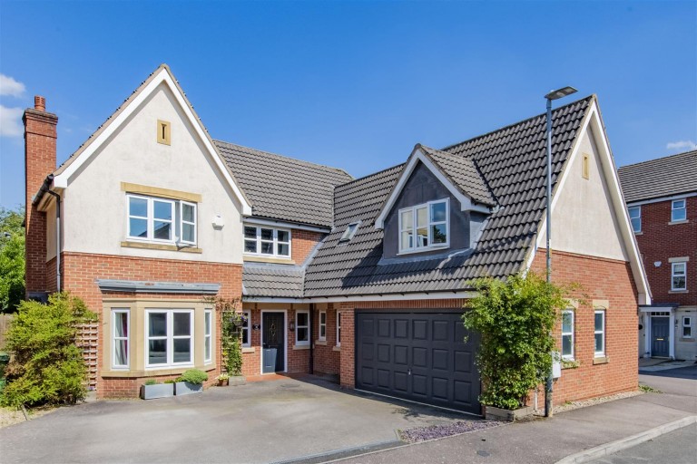 Sales and Lettings Estate Agents in Northamptonshire Oscar James