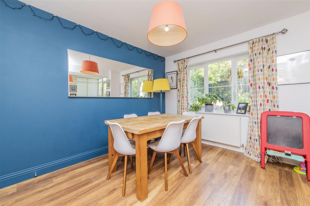 Images for Davies Close, Market Harborough EAID:oscarjamesapi BID:5