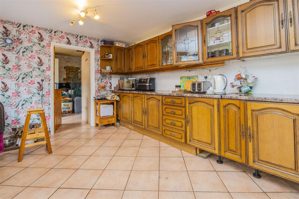 Images for Rockingham Road, Kettering EAID:oscarjamesapi BID:2