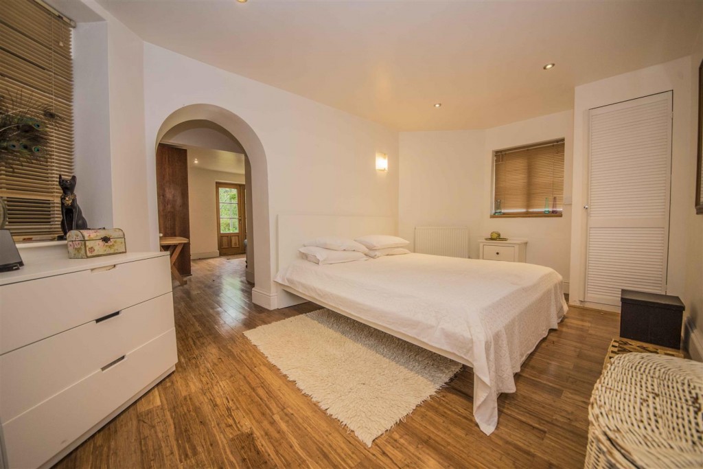 Images for Headlands, Kettering EAID:oscarjamesapi BID:2