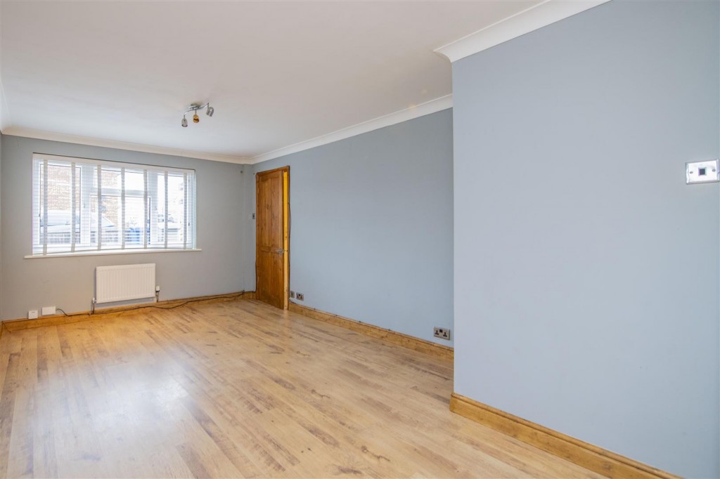 Images for Byron Road, Kettering EAID:oscarjamesapi BID:2