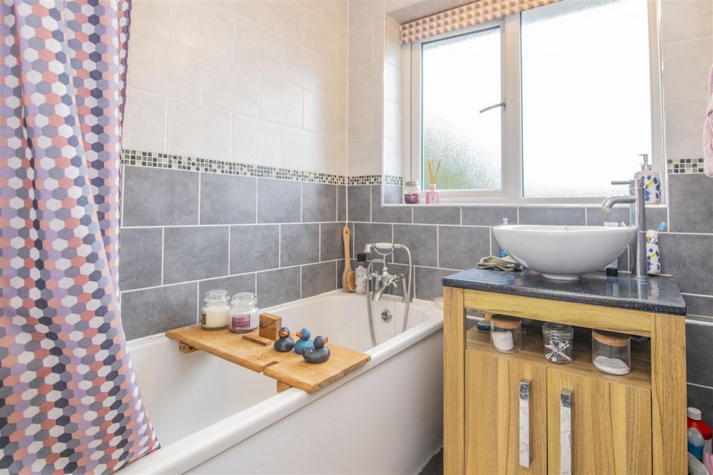 Images for Horsham Walk, Corby EAID:oscarjamesapi BID:4