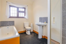 Images for Eastern Way, Heath And Reach, Leighton Buzzard
