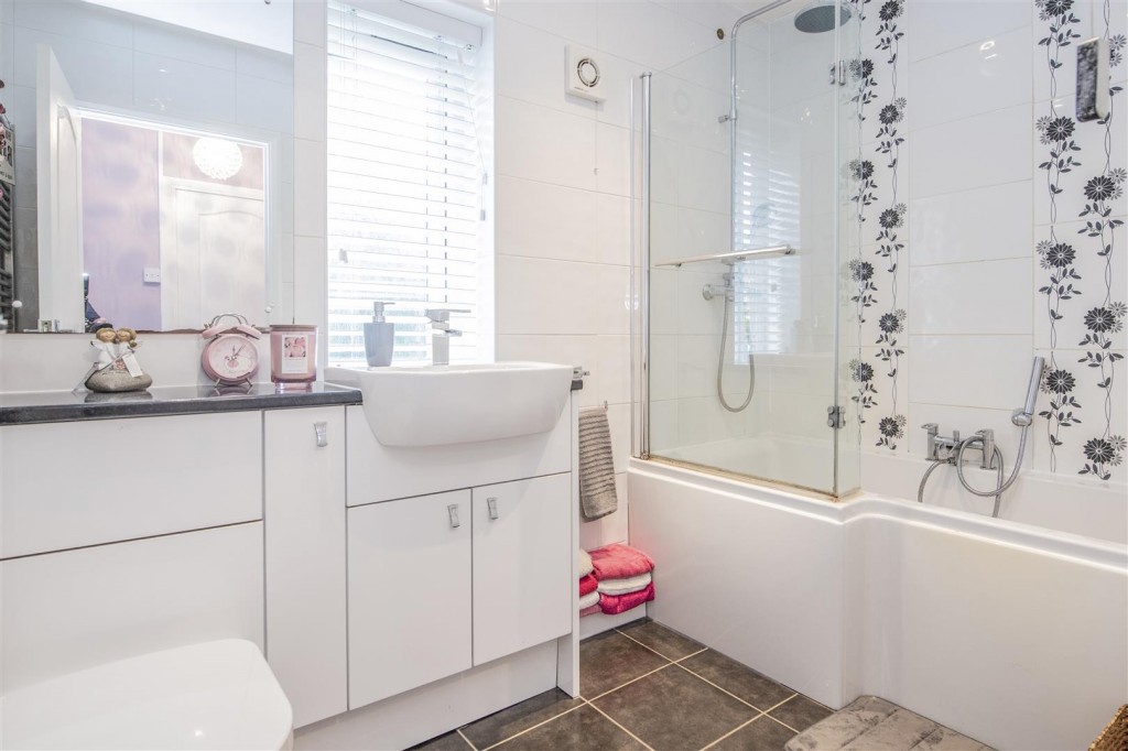 Images for Dryden Street, Raunds EAID:oscarjamesapi BID:3