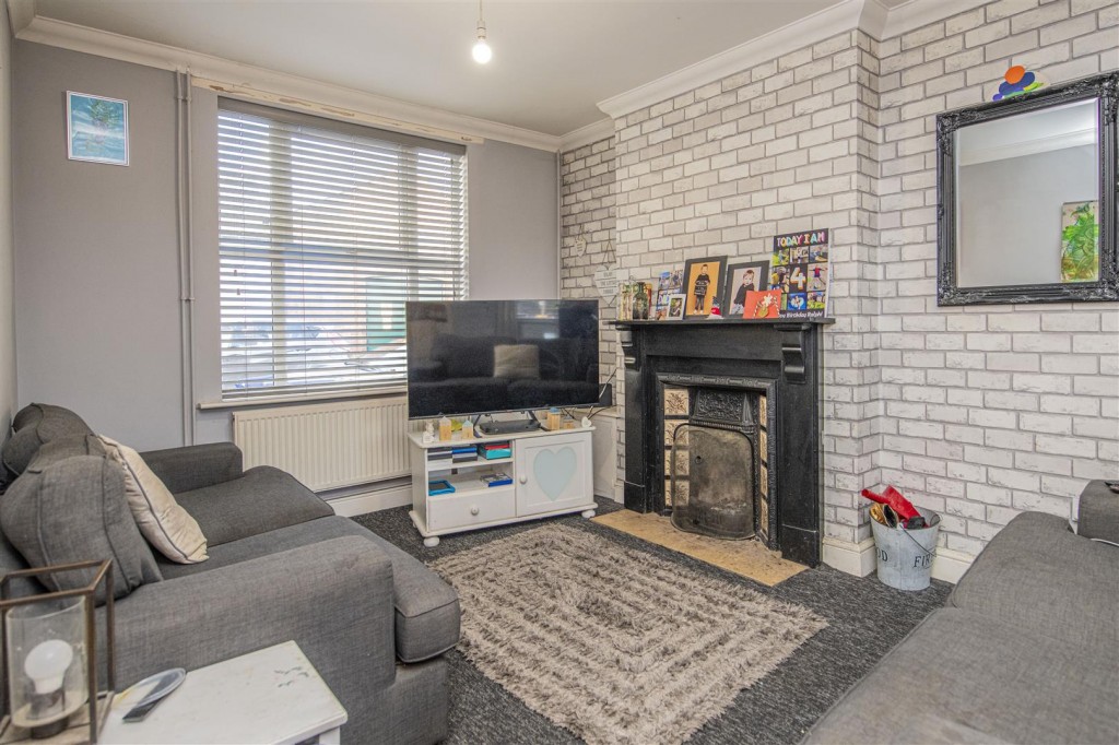 Images for Wood Street, Kettering EAID:oscarjamesapi BID:2
