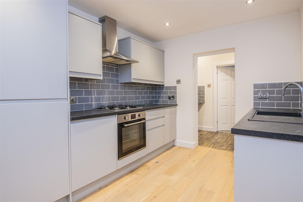 Images for Station Road, Burton Latimer EAID:oscarjamesapi BID:3