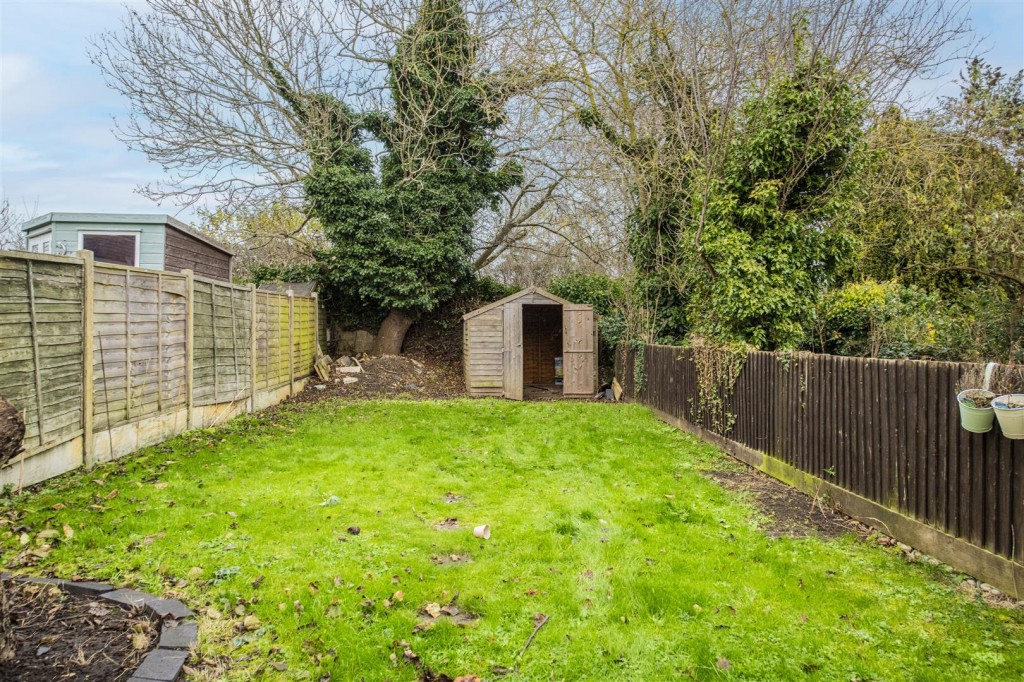 Images for Station Road, Burton Latimer EAID:oscarjamesapi BID:3