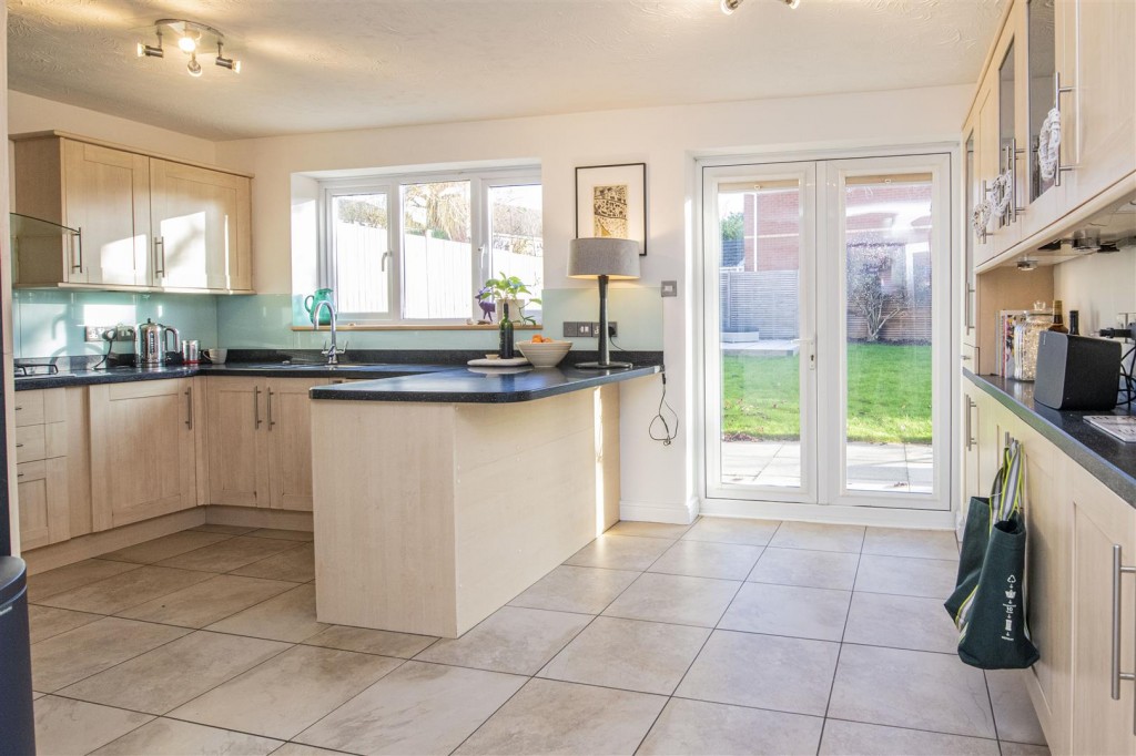 Images for Bates Close, Market Harborough EAID:oscarjamesapi BID:5