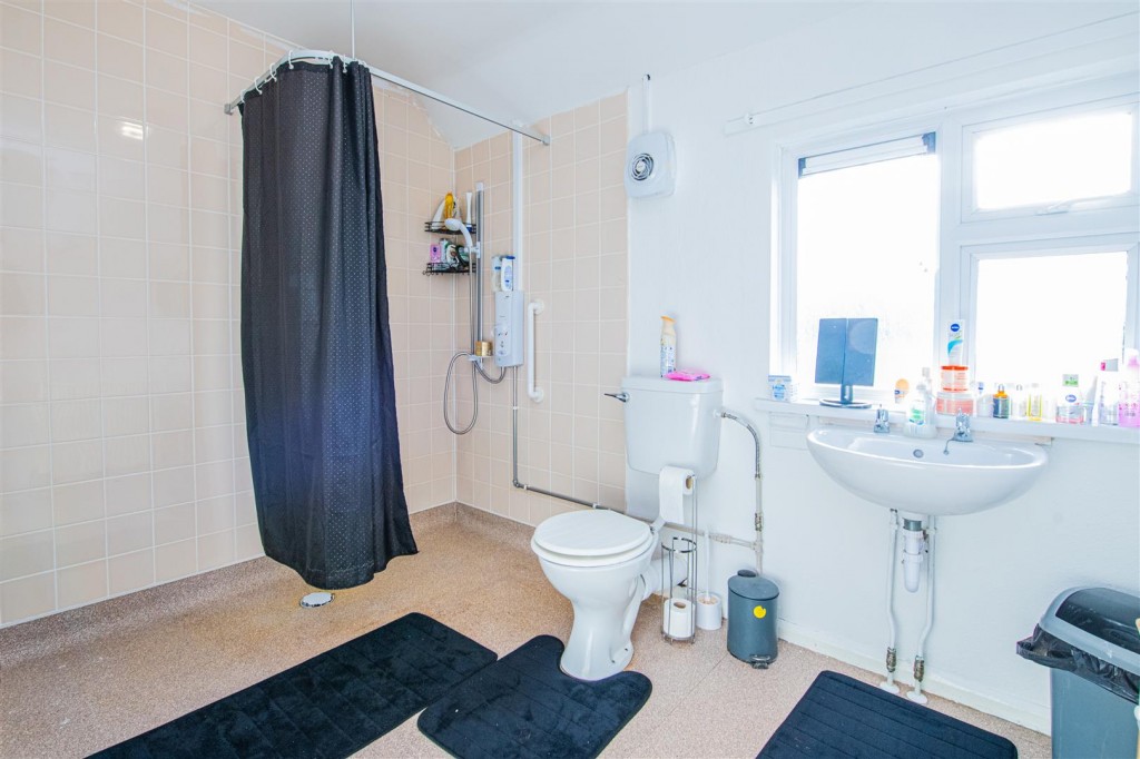 Images for Laburnum Crescent, Kettering EAID:oscarjamesapi BID:2