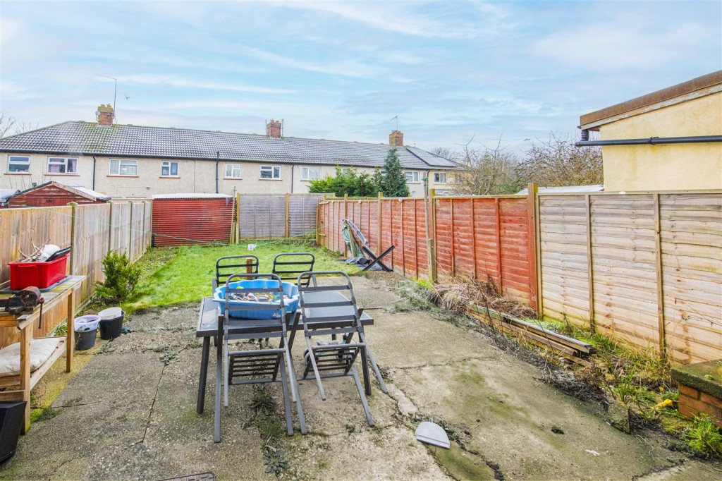 Images for Laburnum Crescent, Kettering EAID:oscarjamesapi BID:2