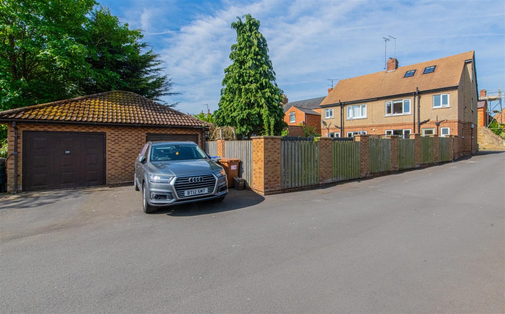 Images for High Street, Collingtree, Northampton EAID:oscarjamesapi BID:1