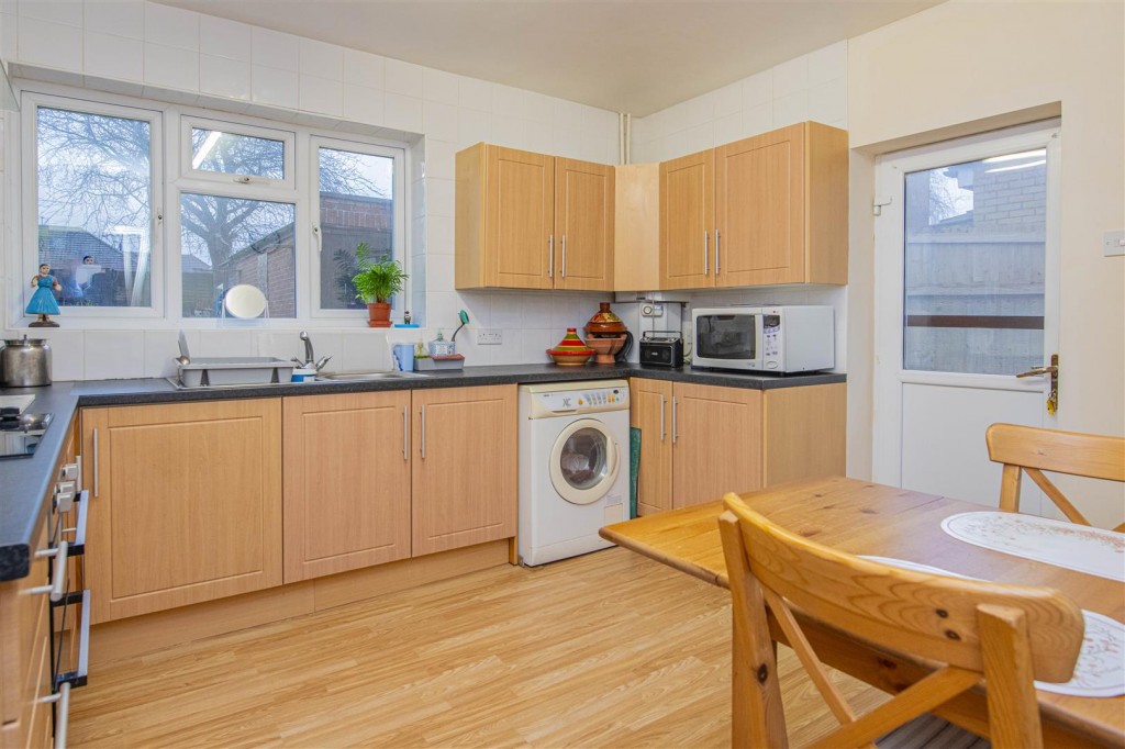Images for Fourth Avenue, Wellingborough EAID:oscarjamesapi BID:6