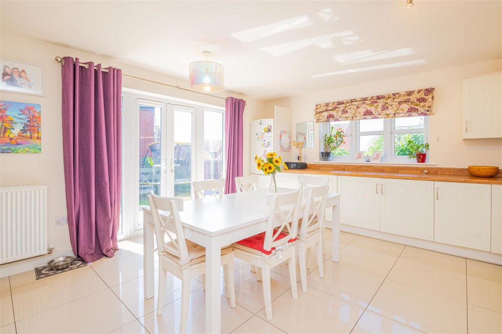 Images for Kingfisher Way, Burton Latimer EAID:oscarjamesapi BID:3