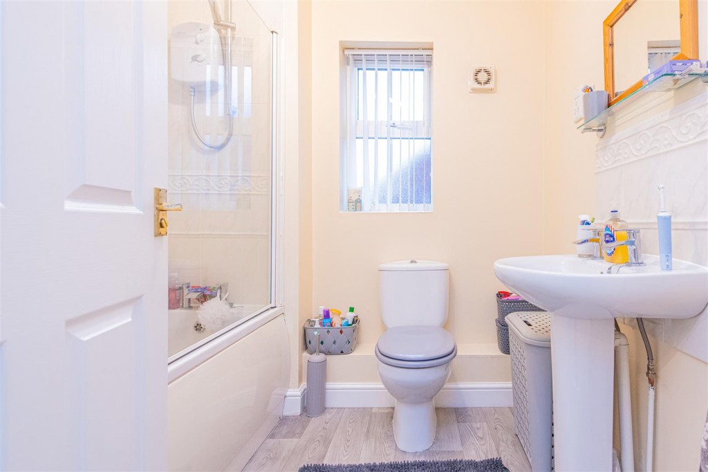 Images for Chatsworth Road, Corby EAID:oscarjamesapi BID:4