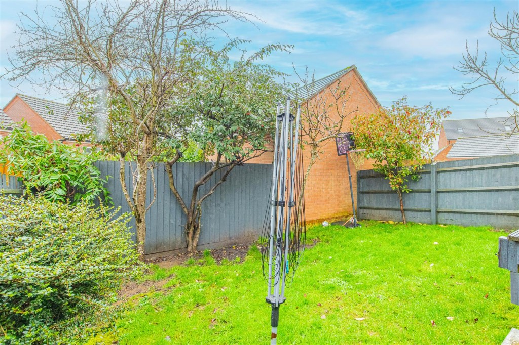 Images for Chatsworth Road, Corby EAID:oscarjamesapi BID:4