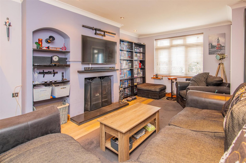 Images for East Avenue, Corby EAID:oscarjamesapi BID:4