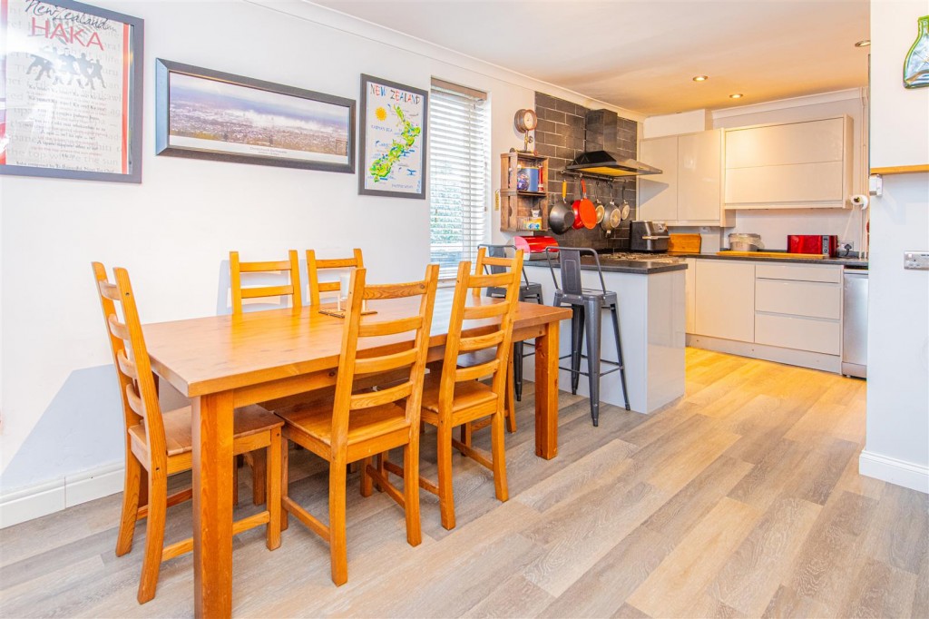 Images for East Avenue, Corby EAID:oscarjamesapi BID:4