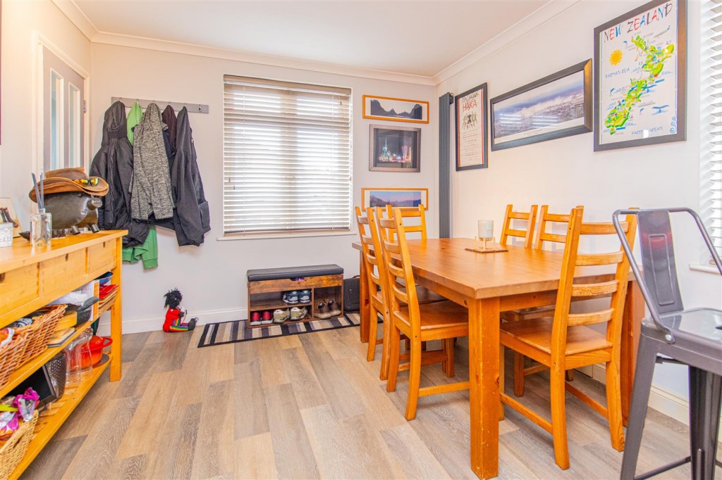 Images for East Avenue, Corby EAID:oscarjamesapi BID:4