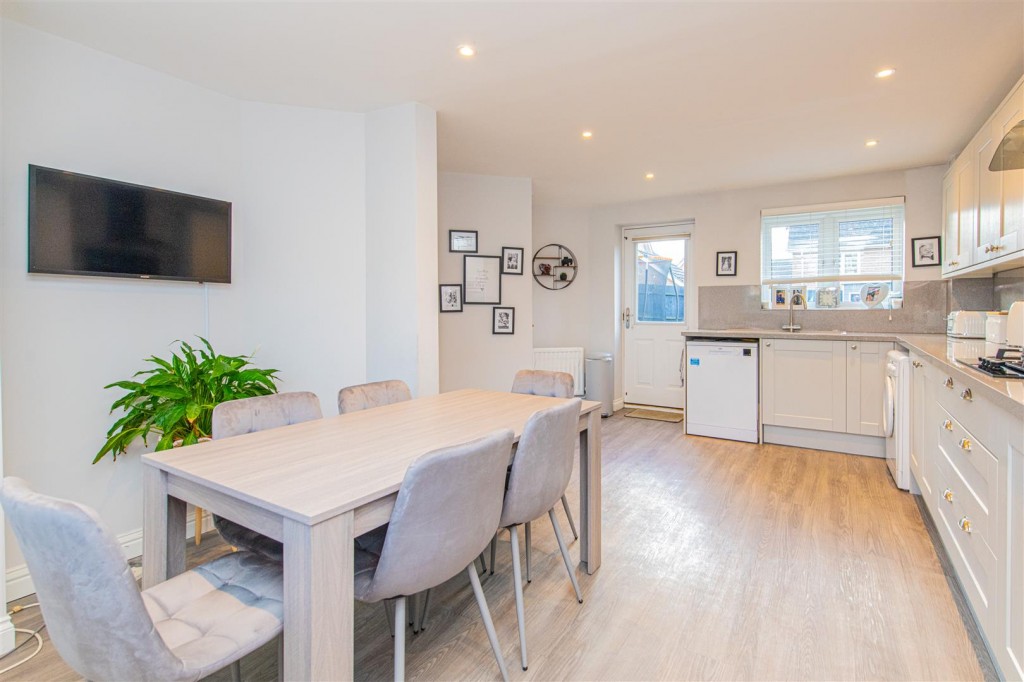Images for Rochester Road, Corby EAID:oscarjamesapi BID:4