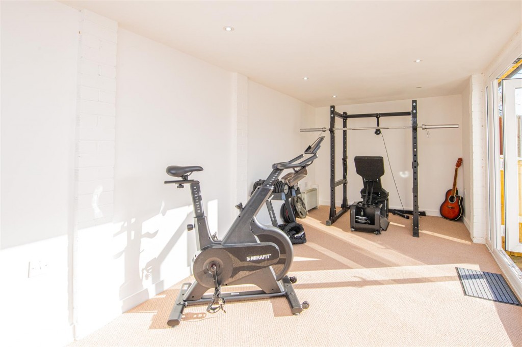 Images for Grosvenor Road, Barton Seagrave EAID:oscarjamesapi BID:3