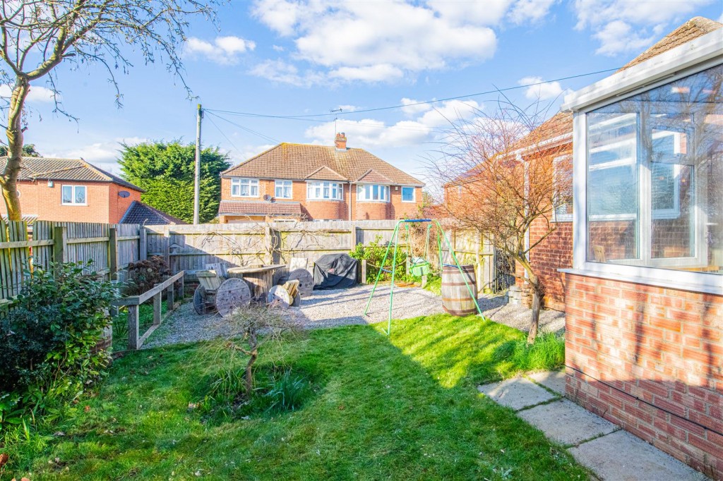 Images for Grosvenor Road, Barton Seagrave EAID:oscarjamesapi BID:3