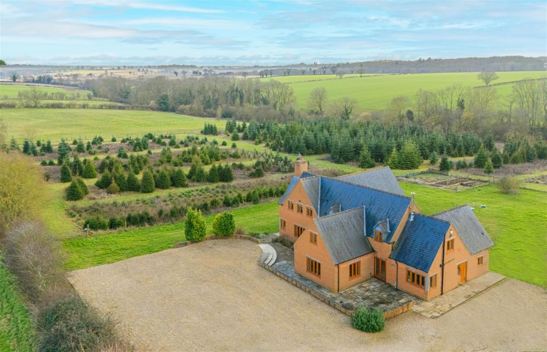 Christmas Farm, Glebe Road, Mears Ashby - EAID:oscarjamesapi, BID:1