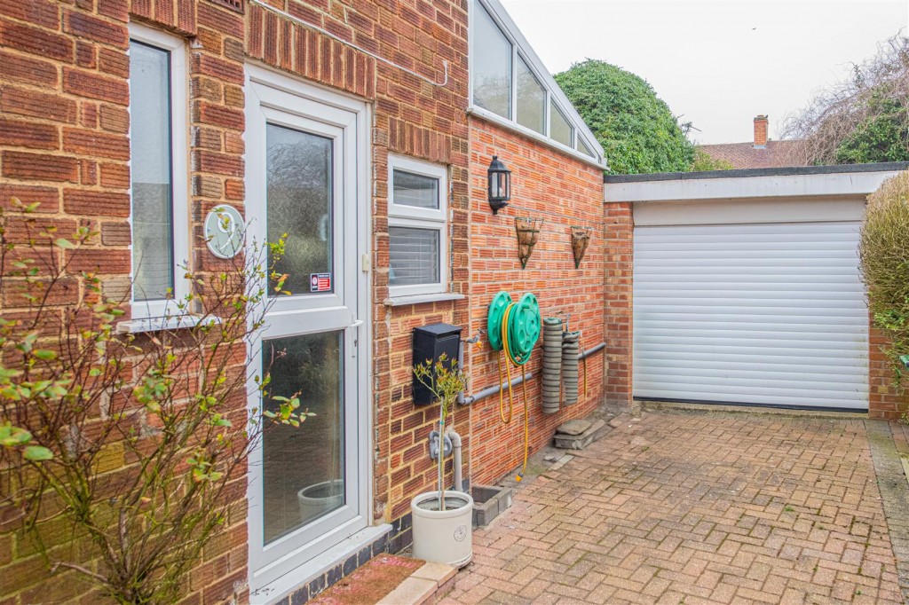 Images for Ollis Close, Corby EAID:oscarjamesapi BID:4