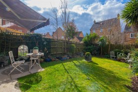 Images for Fieldfare Close, Corby