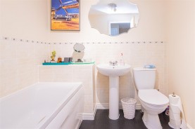 Images for Fieldfare Close, Corby