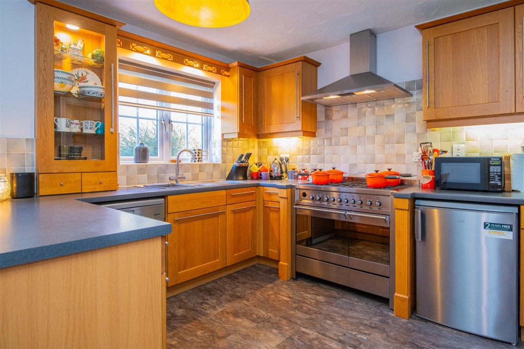 Images for Eliot Way, Higham Ferrers EAID:oscarjamesapi BID:3