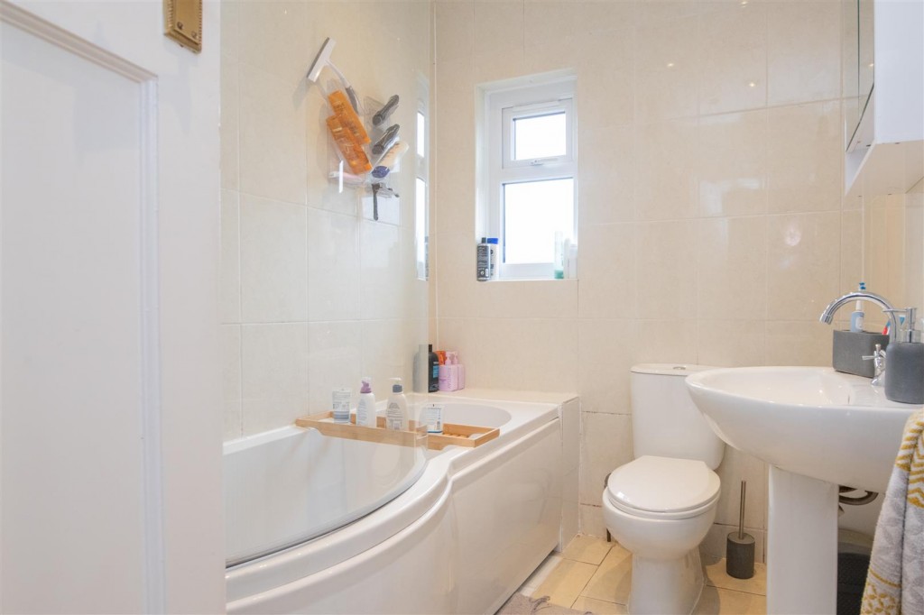 Images for Summerfield Road, Kettering EAID:oscarjamesapi BID:2