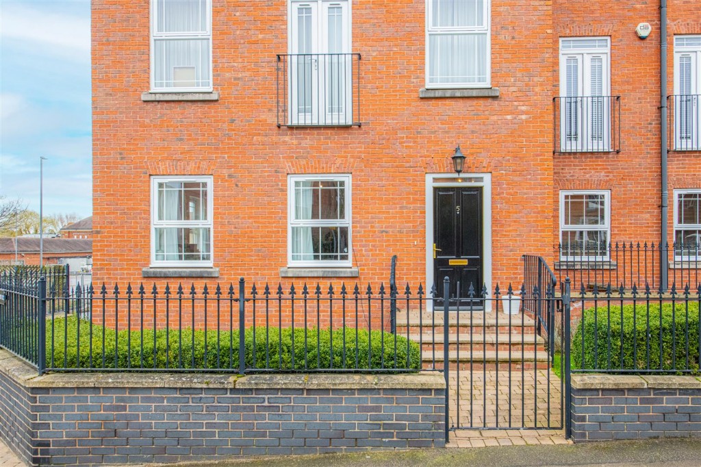 image of 5 Shrubbery Court, Northampton Road